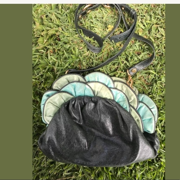 Lockheart Cross Body Flower Crossbody/purse Green - Picture 2 of 6